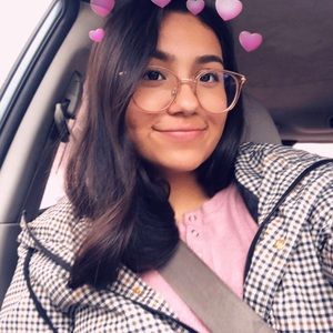 Meet your Posher, Nicole